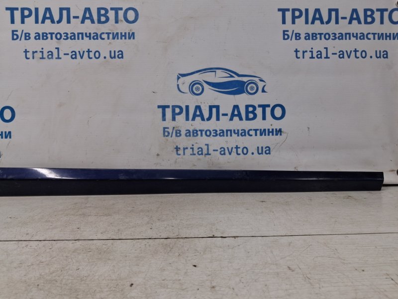 Накладка двери передняя правая Honda Civic FD 1.8 бензин R18A