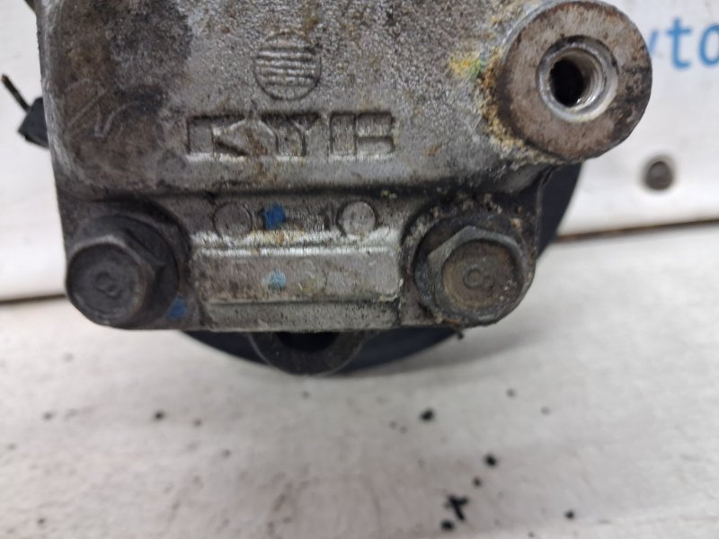 Насос ГУ L200 2006-2015 KB 2.5 Diesel 4D56