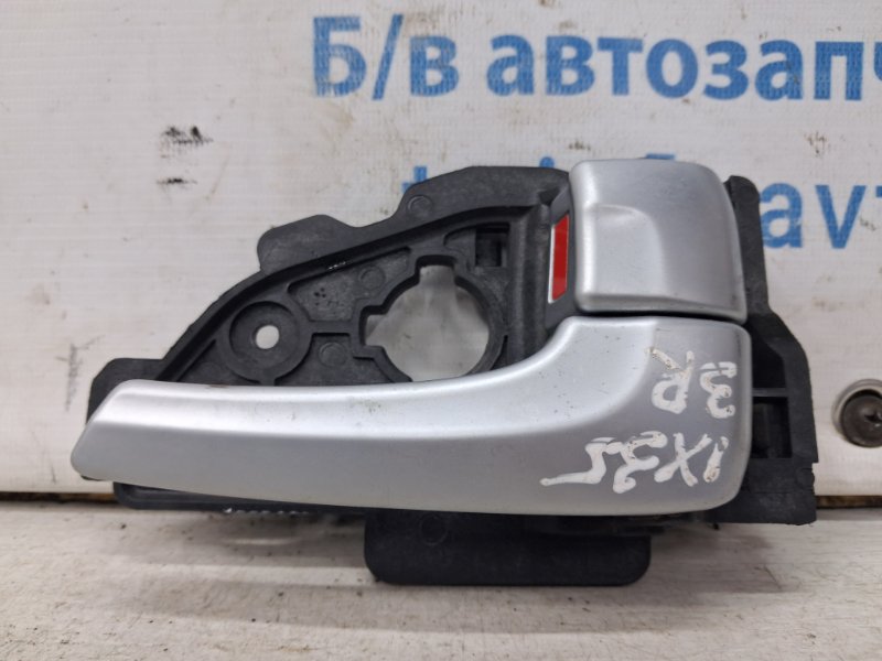 Ручка двери внутренняя правая Hyundai IX35 2009-2015 LM 1.7 diesel D4FD 826212S0009P Б/У