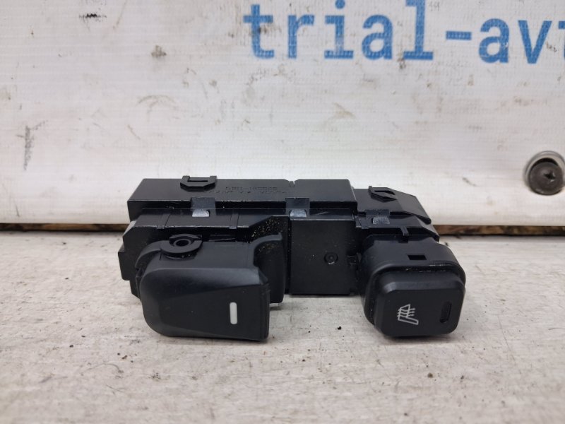 Кнопка стеклоподъемника Hyundai IX35 2009-2015 LM 1.7 diesel D4FD 3835211310 Б/У