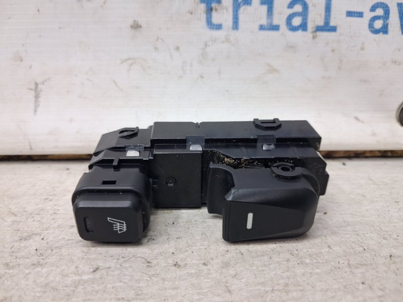 Кнопка стеклоподъемника Hyundai IX35 2009-2015 LM 1.7 diesel D4FD 3835211310 Б/У