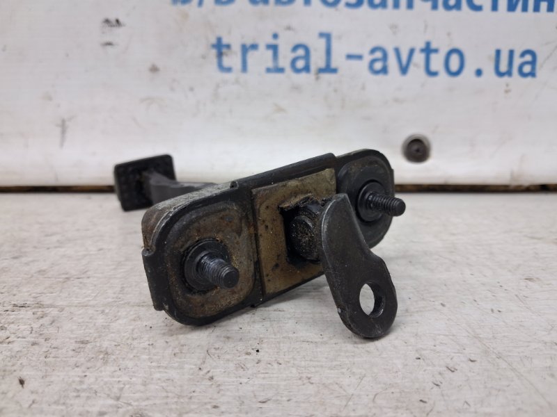 Ограничитель двери задний левый IX35 2009-2015 LM 1.7 diesel D4FD