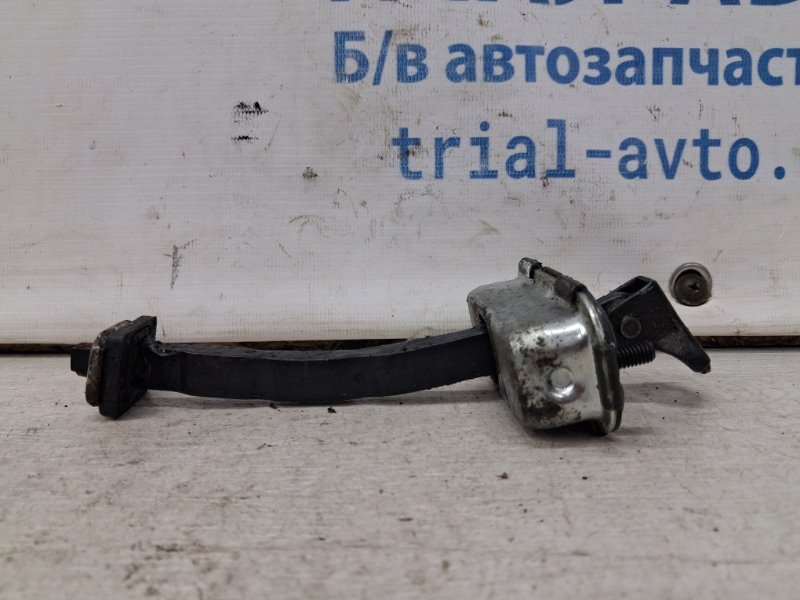Ограничитель двери передний правый Hyundai Santa fe 2012-2019 DM 2.2 diesel D4HB 793902W010 Б/У