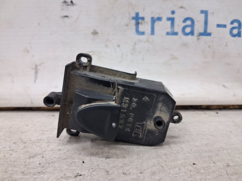 Кнопка стеклоподъемника Honda Civic 2005-2012 FD 1.8 бензин R18A 35760SNAJ53ZA Б/У
