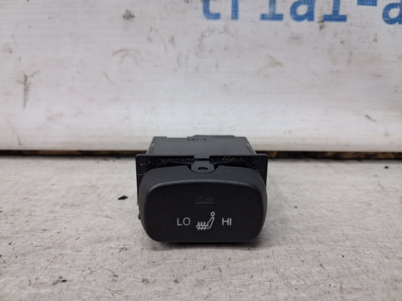 Запчасть кнопка подогрева SsangYong Korando 2010-2019 C200 2.0 diesel D20Dt 8521034000HDV Б/У Кнопка подогрева SsangYong Korando 2010-2019 C200 2.0 diesel D20Dt 8521034000HDV Б/У