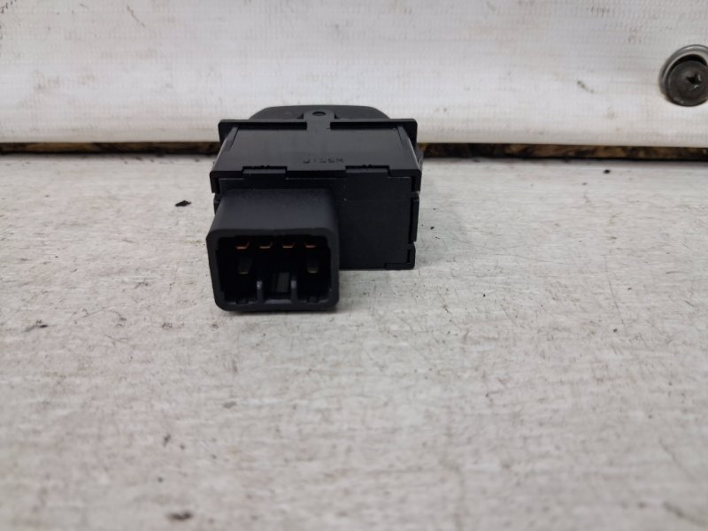 Кнопка подогрева Korando 2010-2019 C200 2.0 diesel D20Dt Кнопка подогрева Korando 2010-2019 C200 2.0 diesel D20Dt