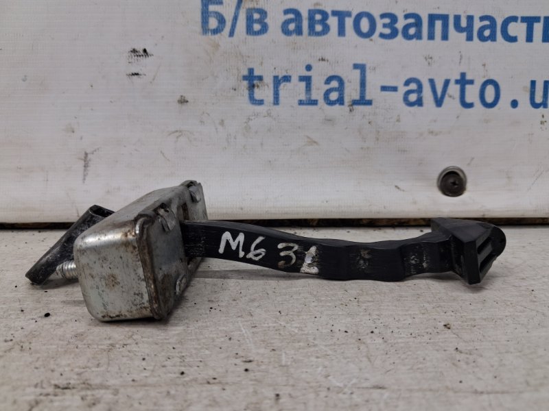 Ограничитель двери задний левый Mazda 6 2007-2013 GH 2.5 бензин L5-VE GS1D72270B Б/У