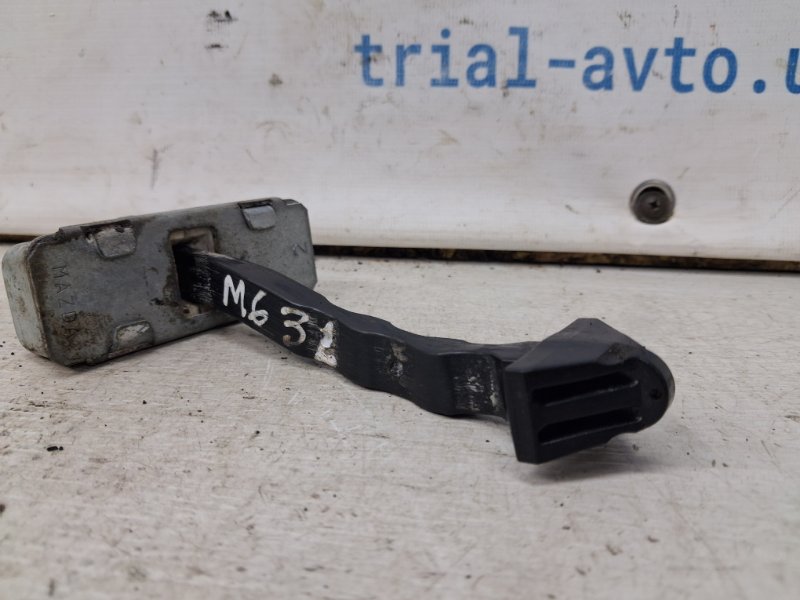 Ограничитель двери задний левый Mazda 6 GH 2.5 бензин L5-VE