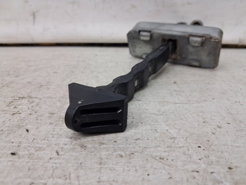 Ограничитель двери передний правый Mazda 6 GH 2.5 бензин L5-VE