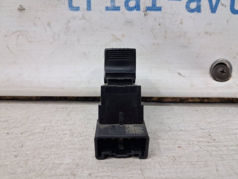 Кнопка стеклоподъемника Suzuki Grand Vitara JT 2.7 бензин H27A