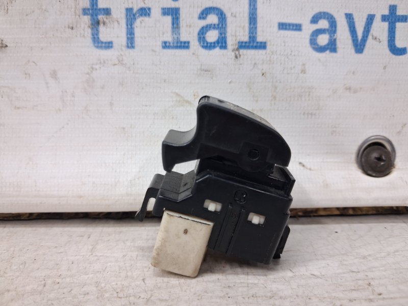 Кнопка стеклоподъемника Toyota Camry 2001-2006 XV30 3.0 Бензин 1MZFE 8481012080 Б/У