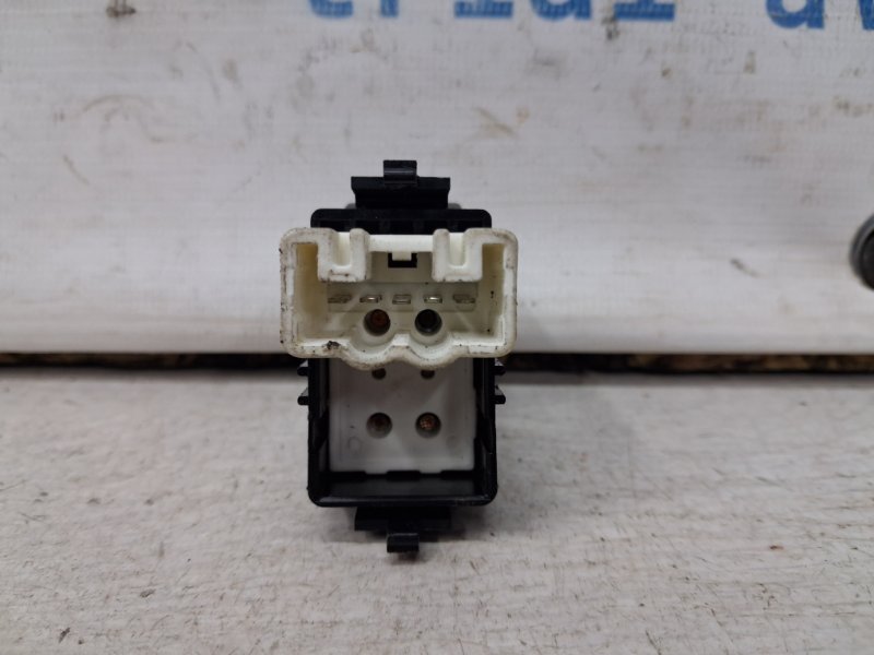 Кнопка стеклоподъемника Toyota Camry XV30 3.0 Бензин 1MZFE