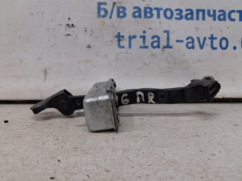 Ограничитель двери передний правый Mazda 6 2012- GJ 2.2 diesel GHP9-58-270 Б/У