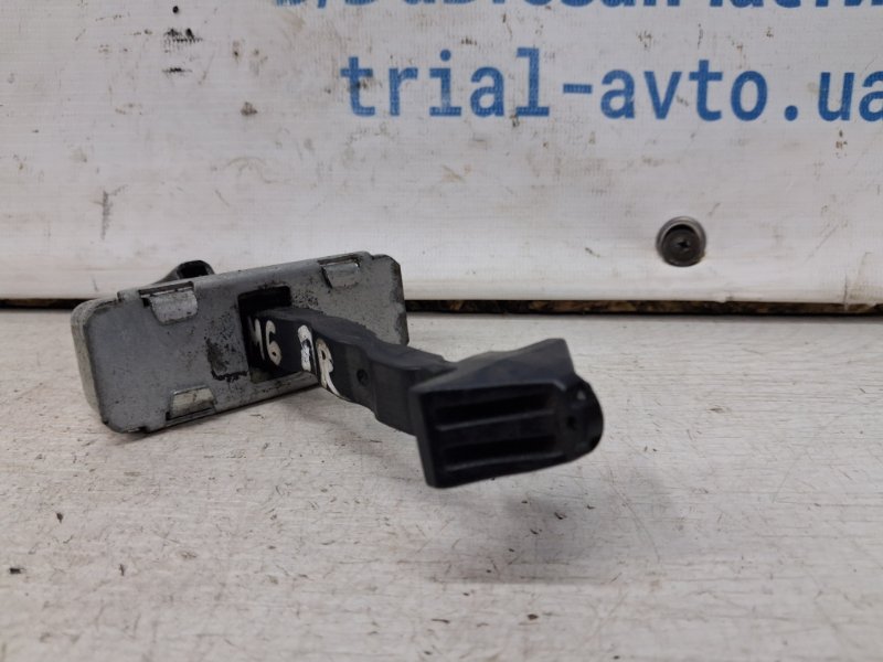 Ограничитель двери передний правый Mazda 6 GJ 2.2 diesel