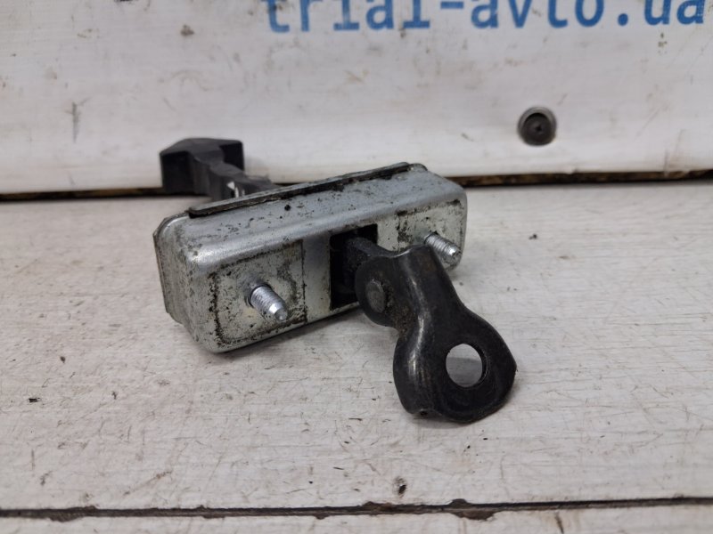 Ограничитель двери передний левый 6 2012- GJ 2.2 diesel