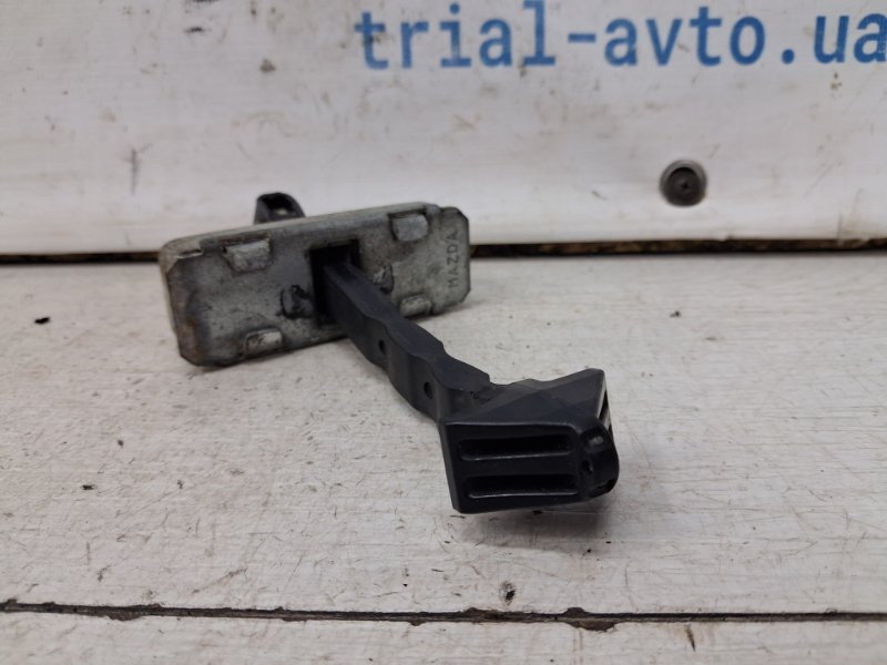 Ограничитель двери задний левый Mazda 6 GJ 2.2 diesel