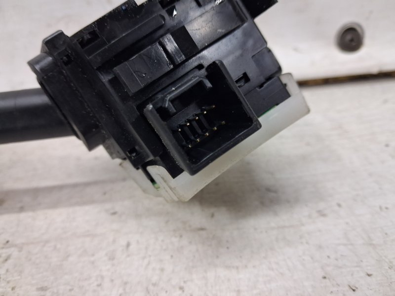 Переключатель подрулевой левый(поворотники) Outlander 2003-2006 cu 2.4 бензин 4G69