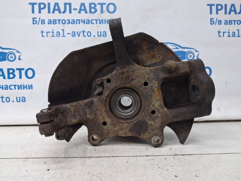 Кулак поворотный правый со ступицей Kia Sorento 2002-2011 BL 2.5 diesel D4CB 517163E250 Б/У