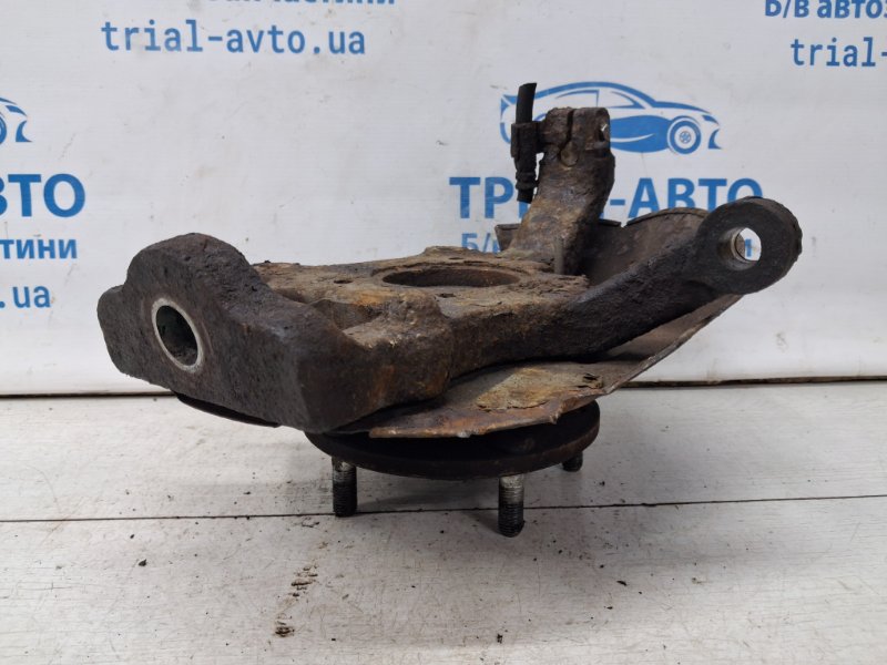 Кулак поворотный правый со ступицей Kia Sorento BL 2.5 diesel D4CB