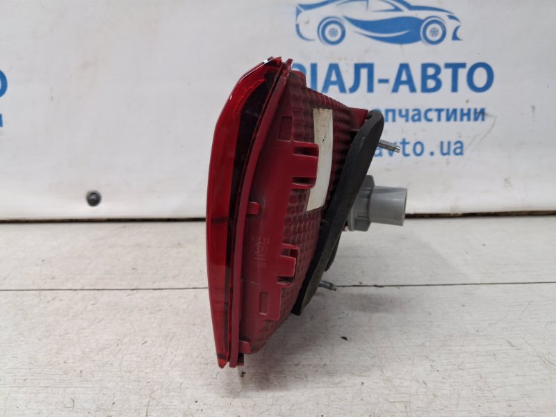 Фонарь задний внутренний правый Kia Sportage QL 1.7 diesel D4FD