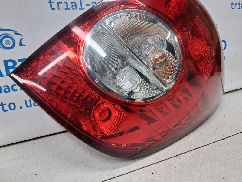 Фонарь задний внешний правый Chevrolet Captiva C140 2.2 diesel Z22D1