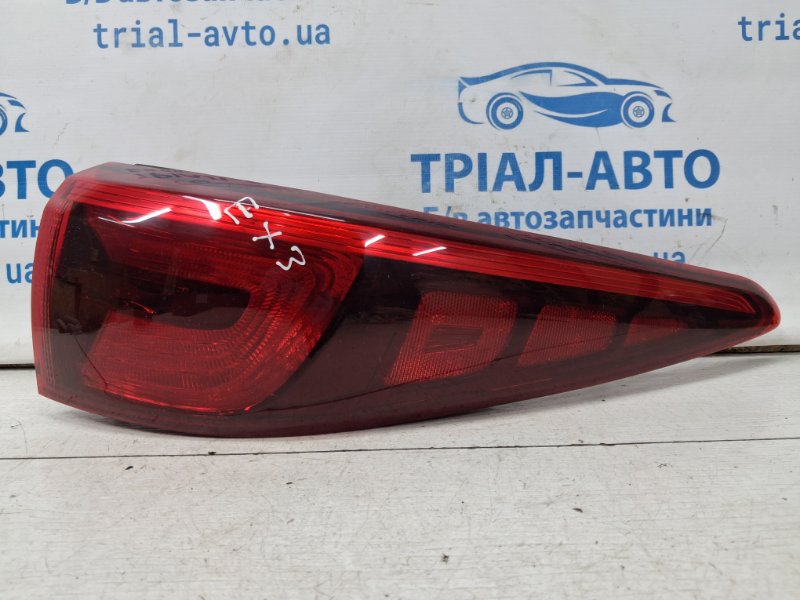 Фонарь задний внешний правый Kia Sportage 2015-2022 QL 1.7 diesel D4FD 92402F1000 Б/У