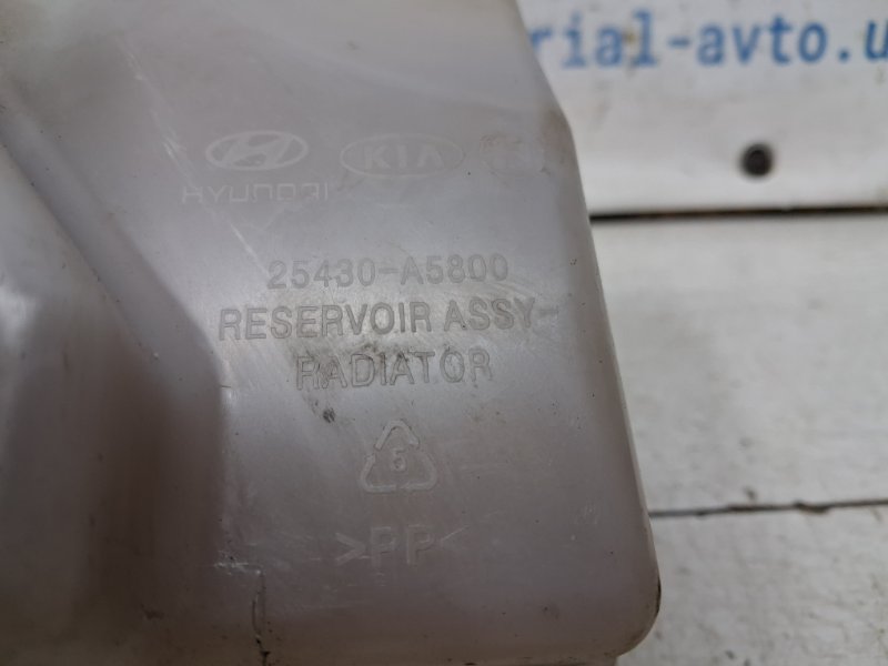 Бачок радиатора (расширительный) I30 2011-2017 GD 1.6 diesel D4FB