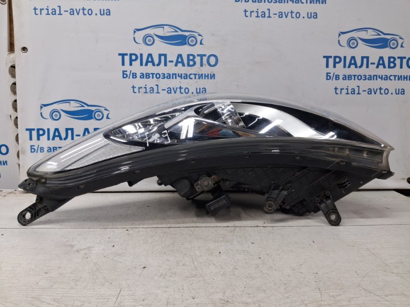 Фара левая галоген I30 2011-2017 GD 1.6 diesel D4FB