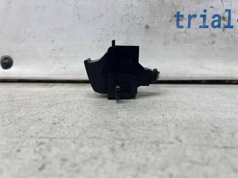 Кнопка ручника Captiva 2006-2018 C140 2.2 diesel Z22D1