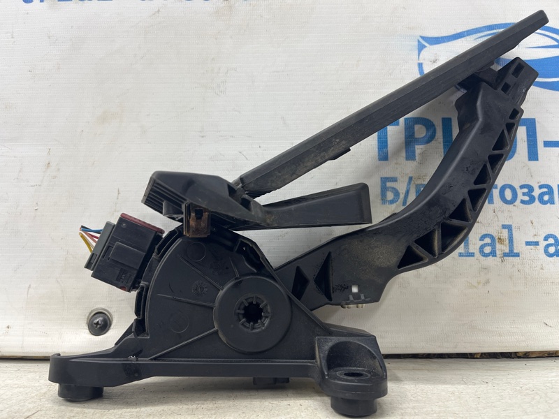 Педаль газа Hyundai I30 2011-2017 GD 1.6 diesel D4FB 32700A6900 Б/У