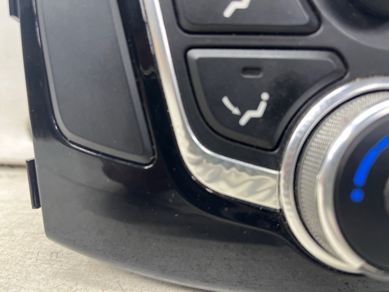 Блок управления кондиционером Hyundai I30 GD 1.6 diesel D4FB
