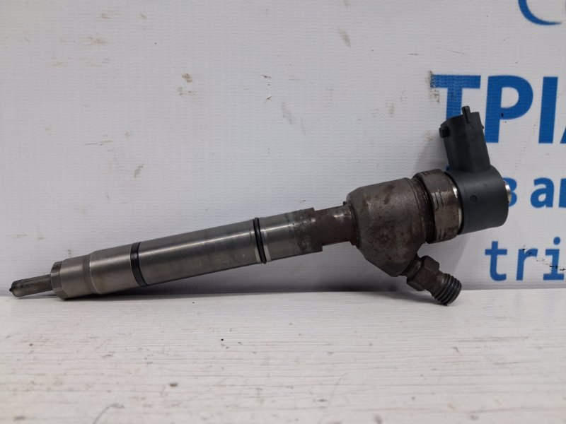Форсунка топливная Hyundai IX35 2009-2015 LM 1.7 diesel D4FD 338002A800 Б/У