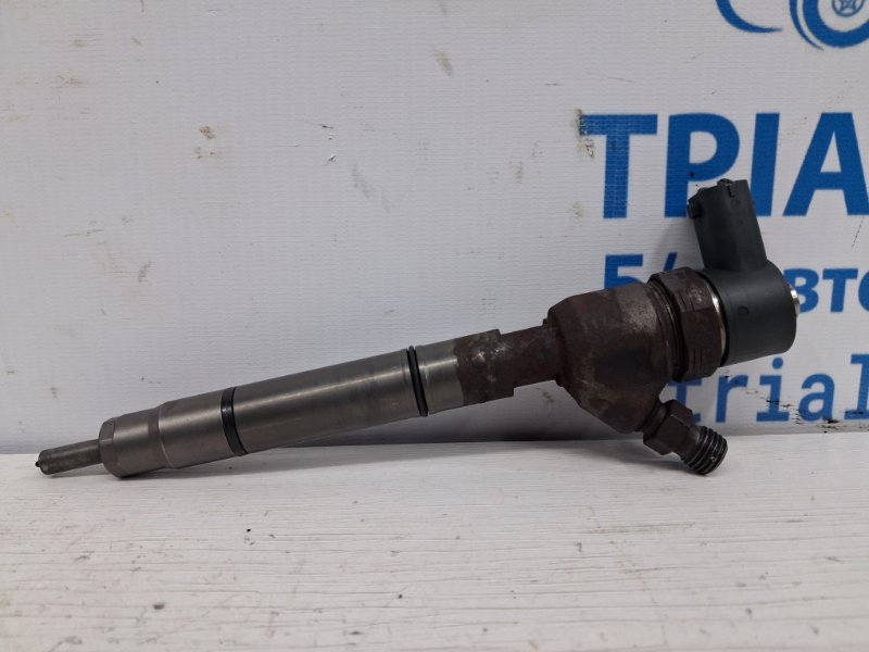 Форсунка топливная Hyundai IX35 2009-2015 LM 1.7 diesel D4FD 338002A800 Б/У