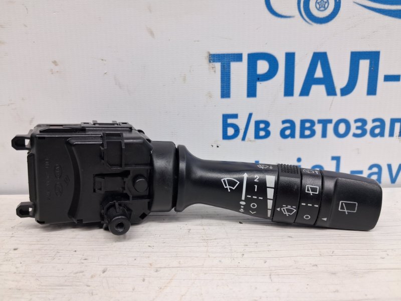 Переключатель подрулевой правый(дворники) Hyundai I30 2011-2017 GD 1.6 diesel D4FB 934202K560 Б/У
