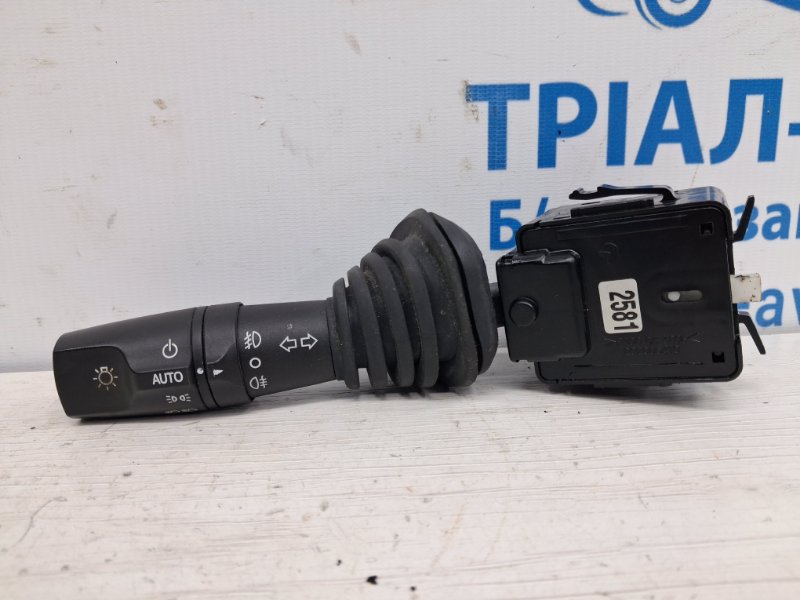 Переключатель подрулевой левый(поворотники) Chevrolet Captiva 2006-2018 C140 2.2 diesel Z22D1 96628507 Б/У