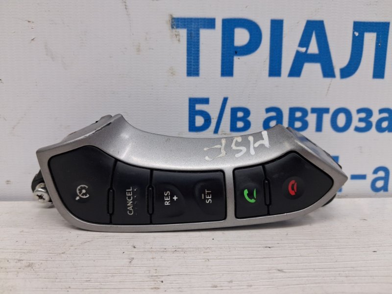 Кнопки руля Hyundai Santa fe 2005-2012 CM 2.2 diesel D4HB 967102b100 Б/У