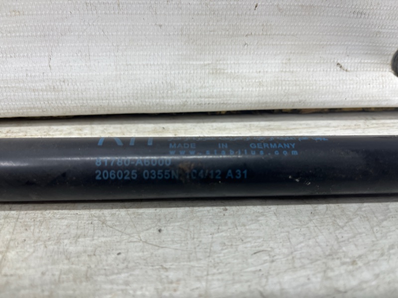 Амортизатор крышки багажника I30 2011-2017 GD 1.6 diesel D4FB