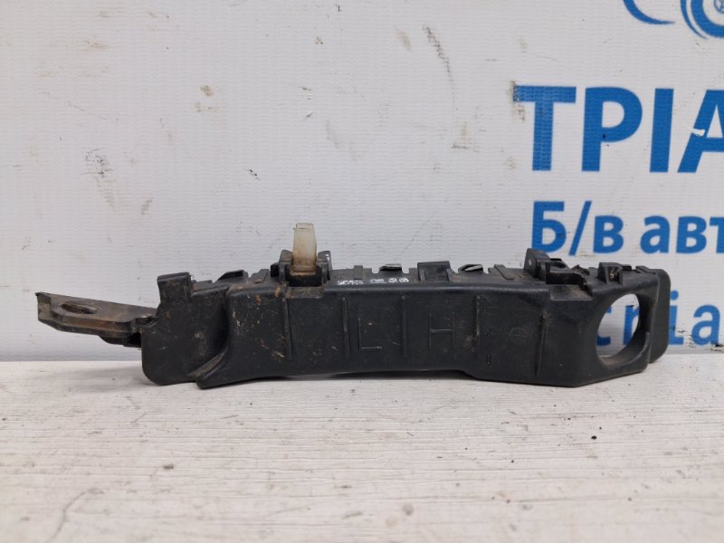 Кронштейн бампера передний левый Hyundai I30 2011-2017 GD 1.6 diesel D4FB 86513A6000 Б/У