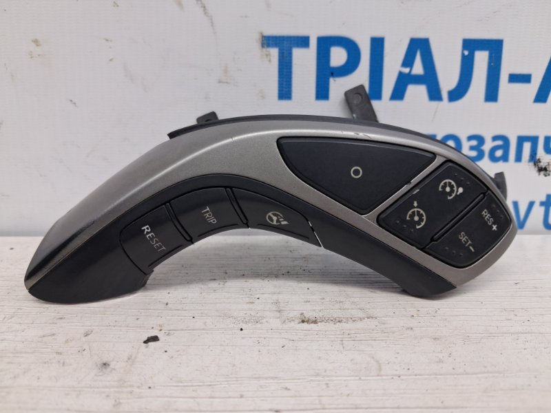 Кнопки руля Hyundai I30 2011-2017 GD 1.6 diesel D4FB 39Y2971000 Б/У