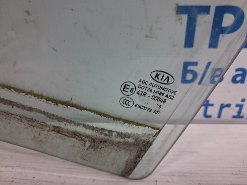 Стекло двери заднее левое Kia Sportage QL 1.7 diesel D4FD