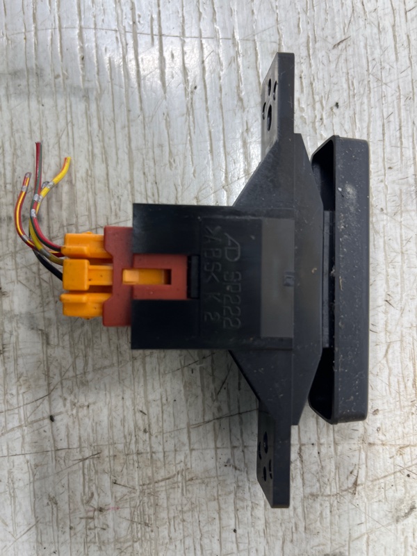 Кнопка аварийки Grand Vitara 2005-2016 JT 2.0 Бензин J20A