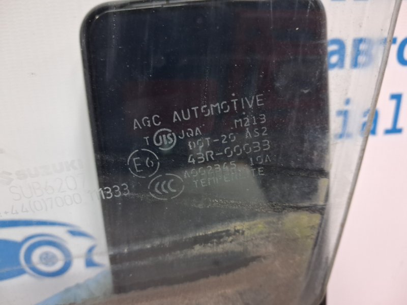 Стекло двери переднее левое Suzuki Grand Vitara JT 2.0 Бензин J20A