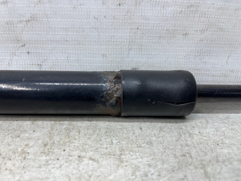 Амортизатор крышки багажника Santa fe 2005-2012 CM 2.2 diesel D4HB