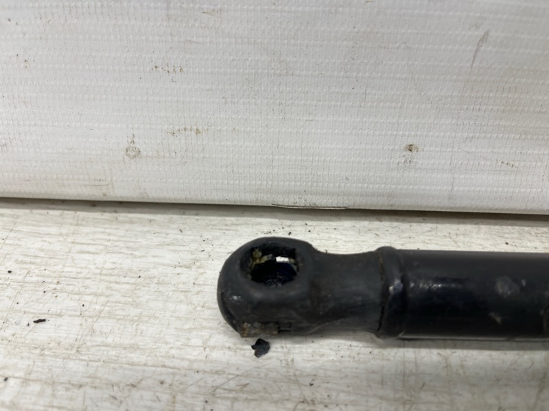 Амортизатор капота Santa fe 2005-2012 CM 2.2 diesel D4HB