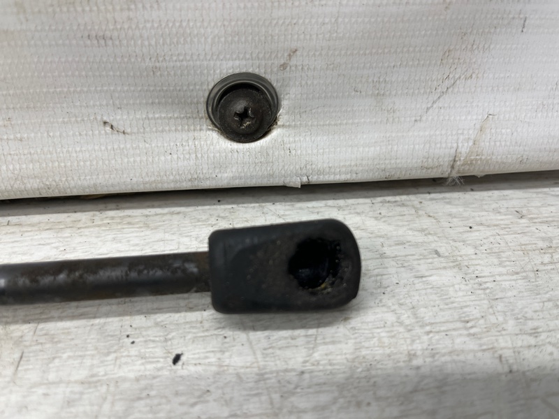 Амортизатор капота Hyundai Santa fe CM 2.2 diesel D4HB