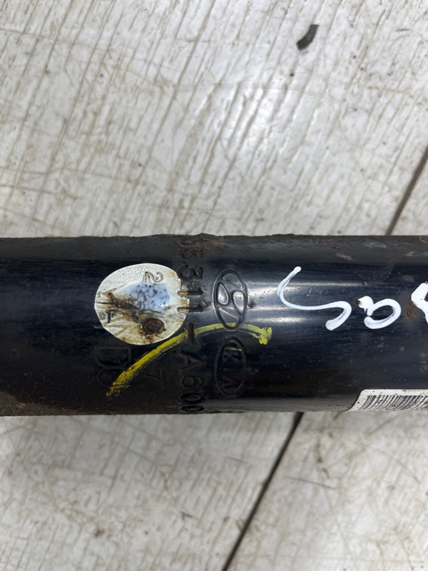 Амортизатор задний I30 2011-2017 GD 1.6 diesel D4FB Амортизатор задний I30 2011-2017 GD 1.6 diesel D4FB