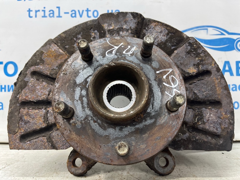 Кулак поворотный левый со ступицей Suzuki Grand Vitara 2005-2016 JT 2.0 Бензин J20A 4515165J00 Б/У