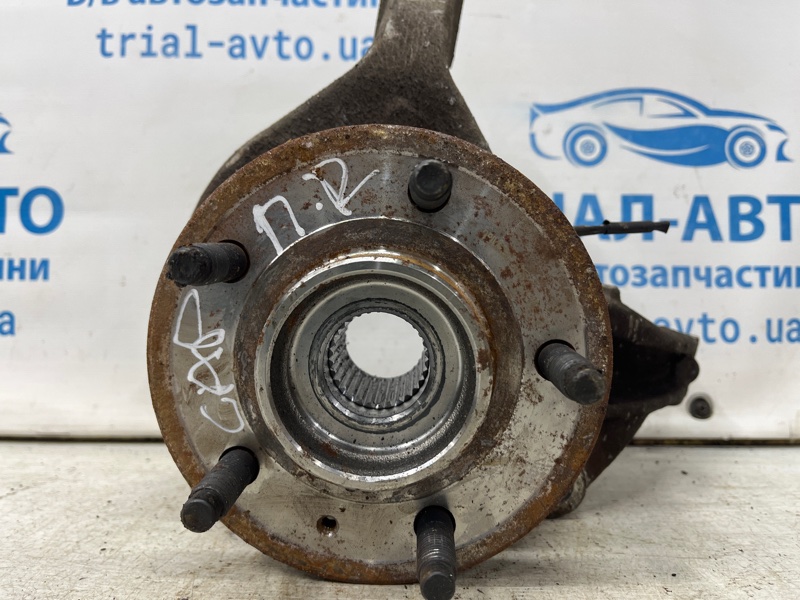 Кулак поворотный правый со ступицей Chevrolet Captiva 2006-2018 C140 2.2 diesel Z22D1 25944110 Б/У