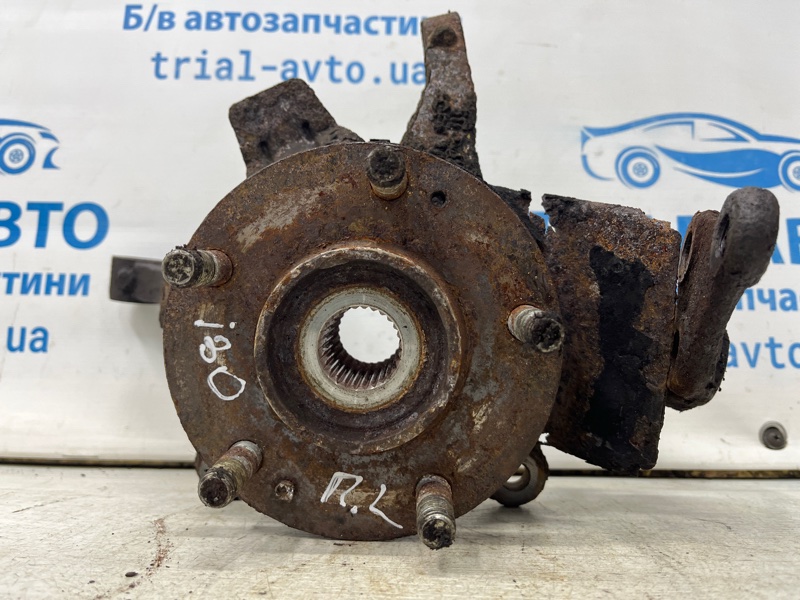 Кулак поворотный левый со ступицей Hyundai I30 2011-2017 GD 1.6 diesel D4FB 51715A6000 Б/У