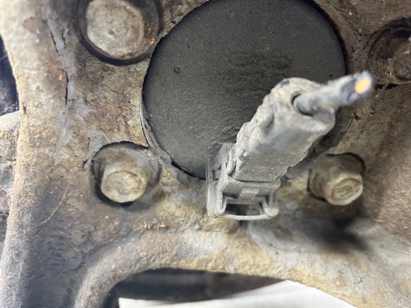 Цапфа задняя левая со ступицей Kia Sportage QL 1.7 diesel D4FD